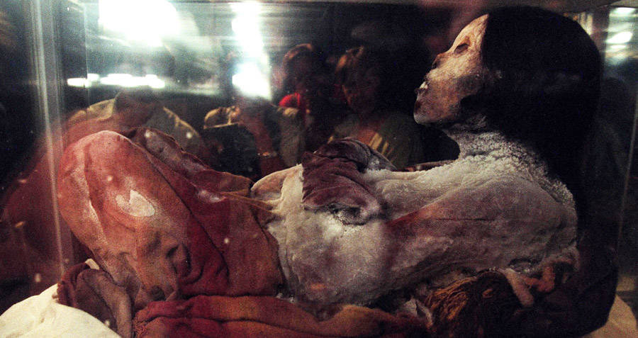 İnsan kurbanı Juanita Mumyası, Lima, Peru Halk Müzesi, Mart 1999