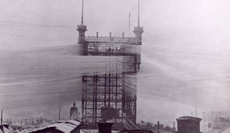İsveç, Stockholm'deki eski “Telefontornet” telefon kulesi, yaklaşık 5.500 telefon hattı c. 1890.