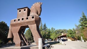 Çanakkale’deki Troya ören yerinde sergilenen tahta at