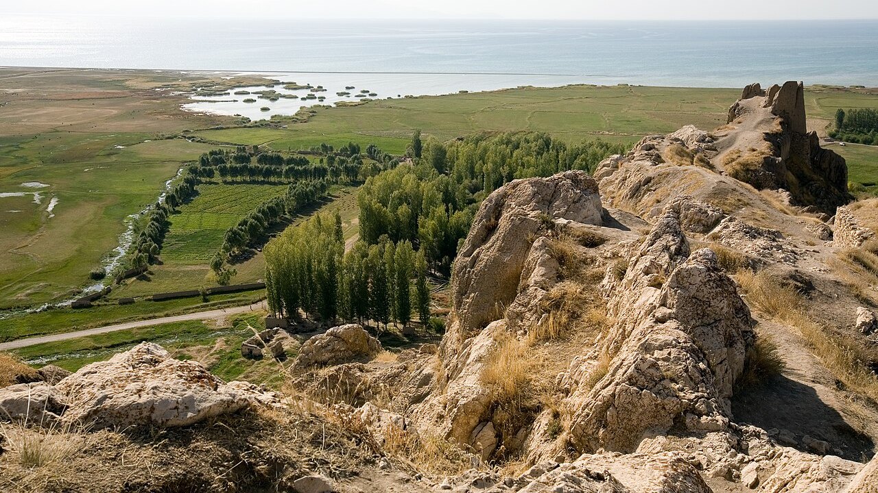 Muş’ta Bulunan Dev Kale, Urartu’nun Kayıp İlk Başkenti Arzaşkun Olabilir mi?